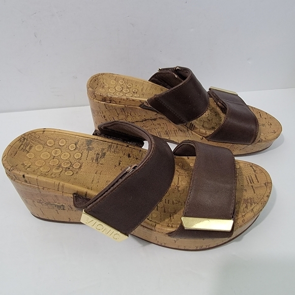 Vionic Pepper Women's Wedge Slip-on Sandal Sz 6W Brown Leather Comfort Casual - Picture 1 of 12